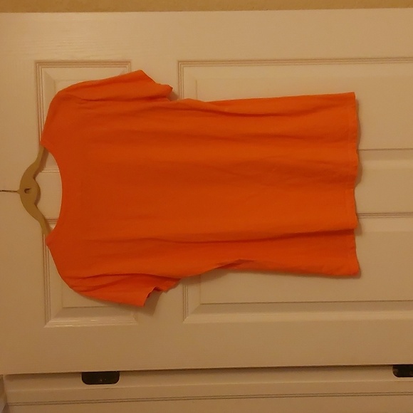 Life is Good v-neck t-shirt. - Picture 4 of 4